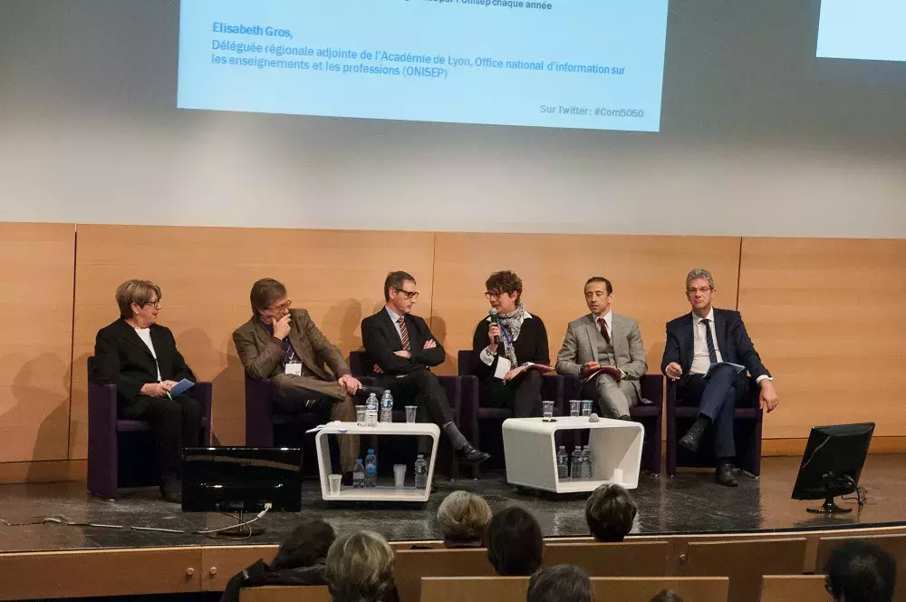 Publication du Guide pratique pour une communication publique sans stéréotype de sexe - signature de la Convention d'engagement